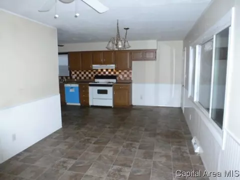 1924 S 1st St, Springfield, IL 62704 photo 5