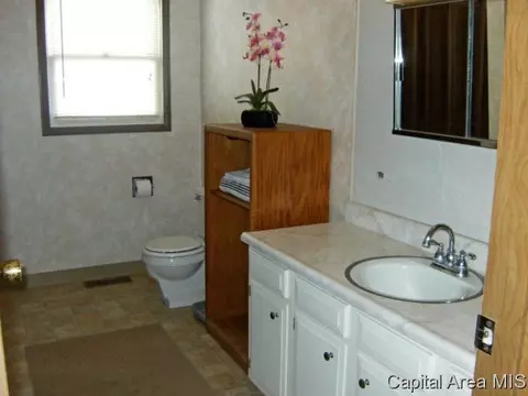 203 N Cedar, Abingdon, IL 61410 photo 14