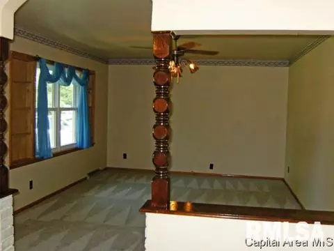 306 W Memorial, Abingdon, IL 61410 photo 5