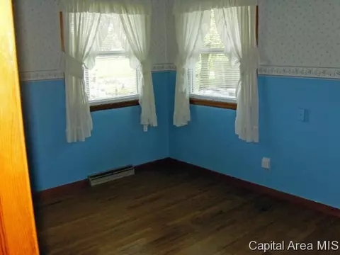 306 W Memorial, Abingdon, IL 61410 photo 8