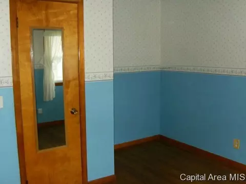 306 W Memorial, Abingdon, IL 61410 photo 9
