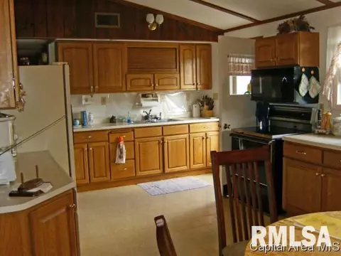 101 S Snapp, Abingdon, IL 61410 photo 7