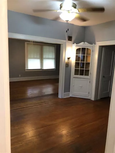 214 N Douglas Ave, Springfield, IL 62702 photo 5