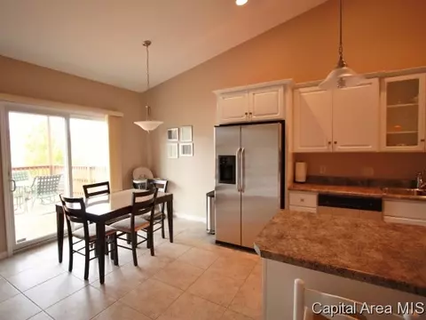451 Chris Dr, Springfield, IL 62711 photo 3