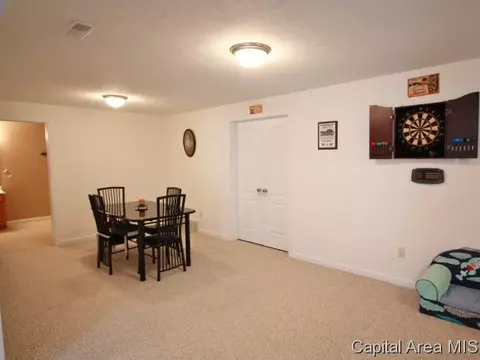 451 Chris Dr, Springfield, IL 62711 photo 8