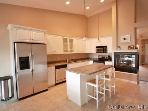 451 Chris Dr, Springfield, IL 62711 photo 6