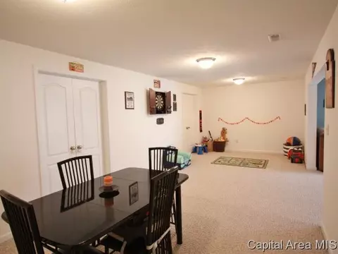 451 Chris Dr, Springfield, IL 62711 photo 13