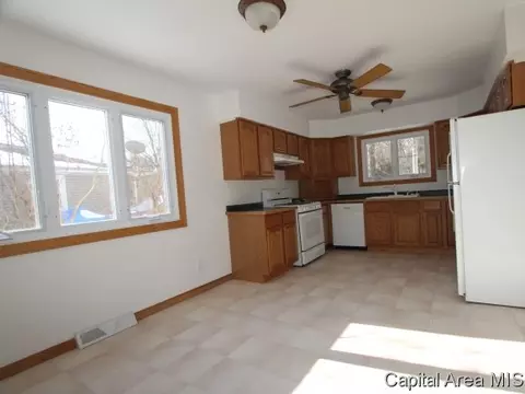 798 Kamm Rd, Springfield, IL 62707 photo 2