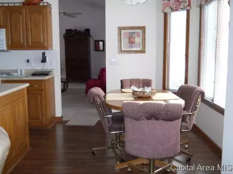 1413 James, Springfield, IL 62703 photo 9