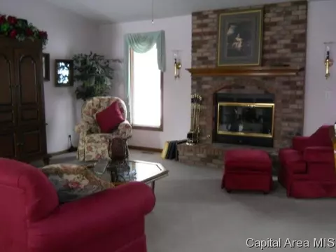 1413 James, Springfield, IL 62703 photo 2