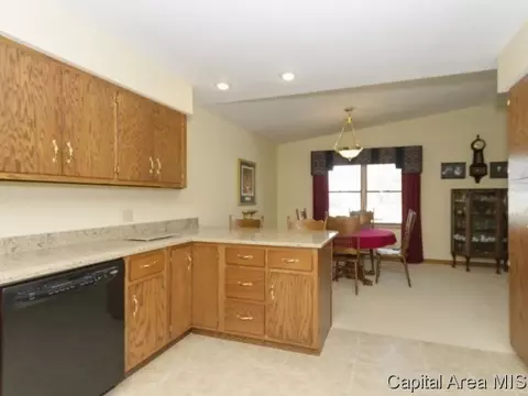 1105 Old Crows Way, Springfield, IL 62712 photo 8
