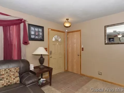224 Cranmer Dr, Springfield, IL 62704 photo 2