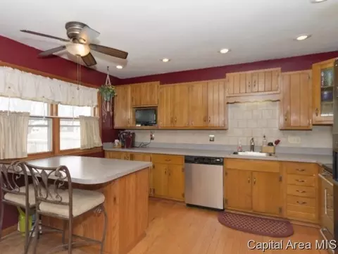 224 Cranmer Dr, Springfield, IL 62704 photo 4