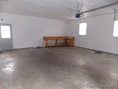 517 W Wright St, Virden, IL 62690 photo 20