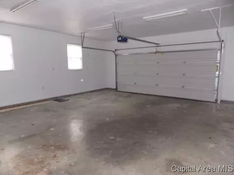 517 W Wright St, Virden, IL 62690 photo 19