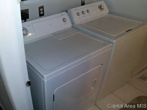 2501 E Griffiths, Springfield, IL 62702 photo 10