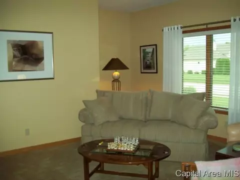 2225 Harbor Lndg, Springfield, IL 62712 photo 2