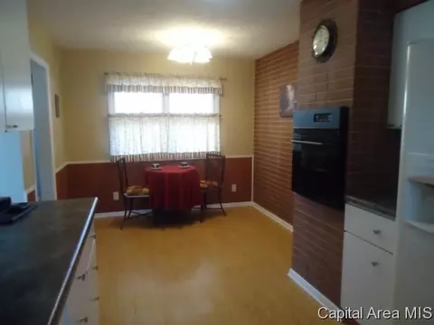 2117 Westview, Springfield, IL 62704 photo 3