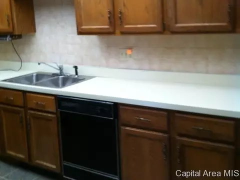 69 Lambert Ln, Springfield, IL 62704 photo 4