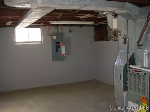 321 E Spaulding St, Riverton, IL 62561 photo 18