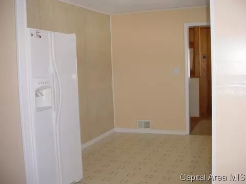 321 E Spaulding St, Riverton, IL 62561 photo 6