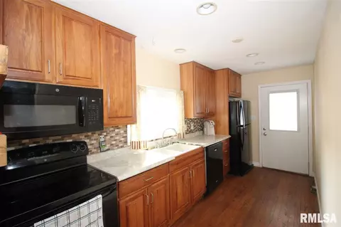18 Stelte Ln, Springfield, IL 62702 photo 9