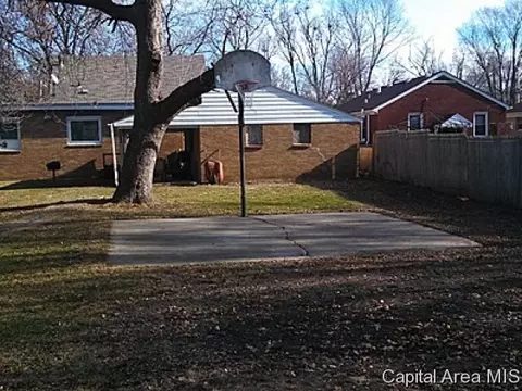 133 N 22nd, Springfield, IL 62703 photo 5