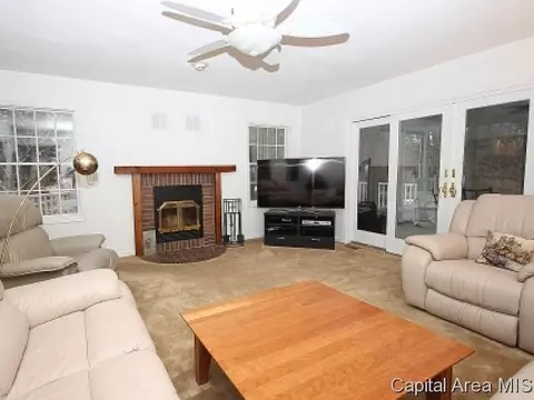 1025 Rickard Ct, Springfield, IL 62704 photo 3
