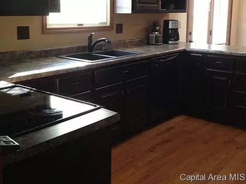 1604 Windycrest Dr, Springfield, IL 62704 photo 6