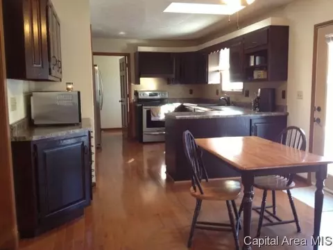 1604 Windycrest Dr, Springfield, IL 62704 photo 8