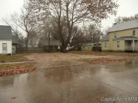 705 N 12th Street St, Springfield, IL 62703 photo 1