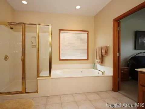 2401 Rosewell Pt, Springfield, IL 62711 photo 11