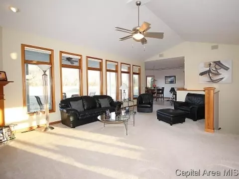 2401 Rosewell Pt, Springfield, IL 62711 photo 4
