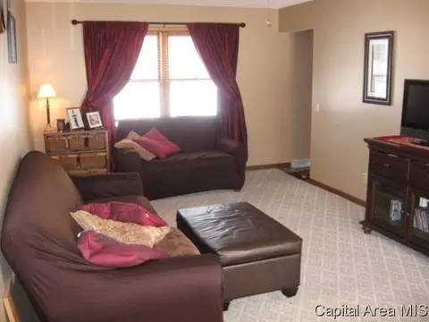 1400 Denison Dr, Springfield, IL 62704 photo 3