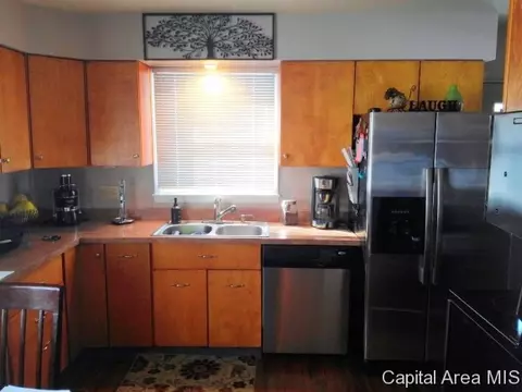 2301 Westview, Springfield, IL 62704 photo 4
