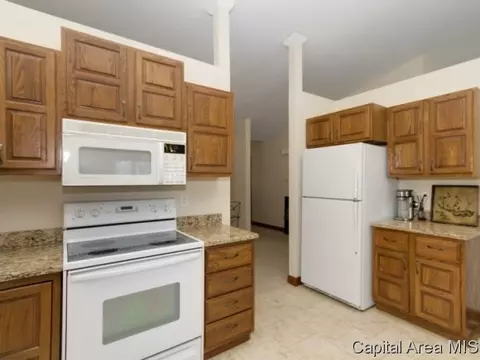 6704 Preston Dr, Springfield, IL 62711 photo 5