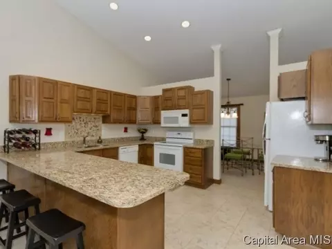 6704 Preston Dr, Springfield, IL 62711 photo 4