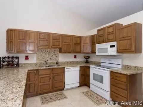 6704 Preston Dr, Springfield, IL 62711 photo 3