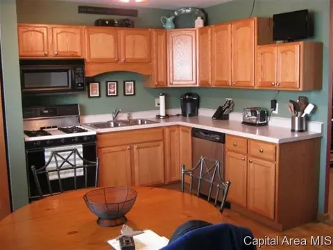 2425 Queensway Rd, Springfield, IL 62703 photo 5