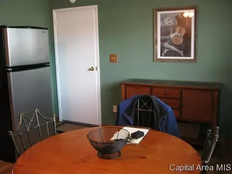 2425 Queensway Rd, Springfield, IL 62703 photo 6