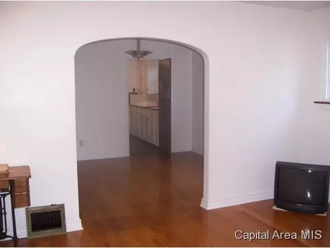 2429 S 7th, Springfield, IL 62703 photo 3