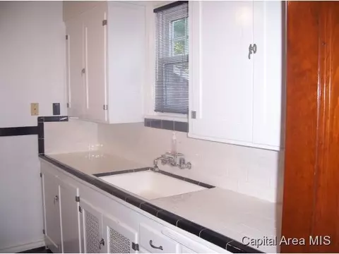 2429 S 7th, Springfield, IL 62703 photo 9