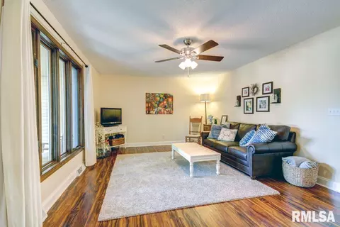 2109 Claremont Dr, Springfield, IL 62703 photo 7