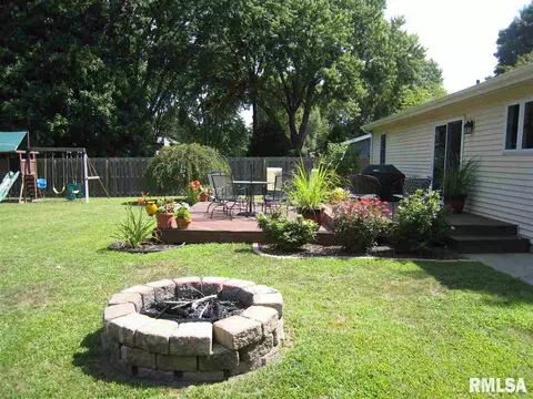 2109 Claremont Dr, Springfield, IL 62703 photo 24