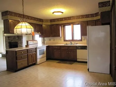 1180 Willowbrook Dr, Springfield, IL 62711 photo 4