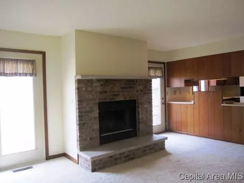 1180 Willowbrook Dr, Springfield, IL 62711 photo 3