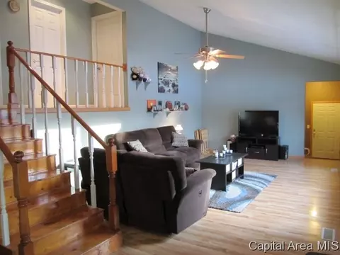 512 Dunbarton, Sherman, IL 62684 photo 2