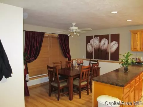 512 Dunbarton, Sherman, IL 62684 photo 7