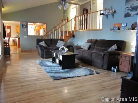 512 Dunbarton, Sherman, IL 62684 photo 3