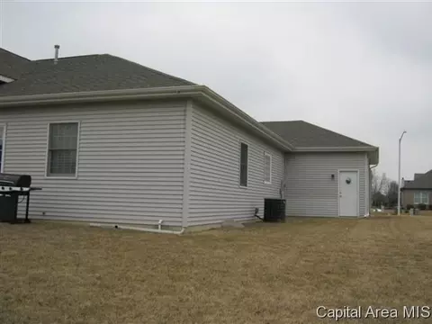 3540 Glengate Dr, Springfield, IL 62711 photo 2